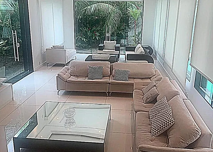 House With Pool At Recreio Close To The Beach